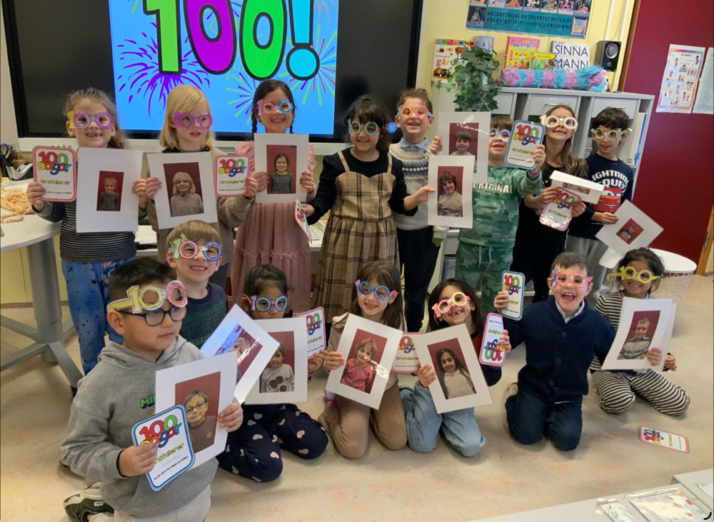 Elevene på 1. trinn på 100 dagers fest!