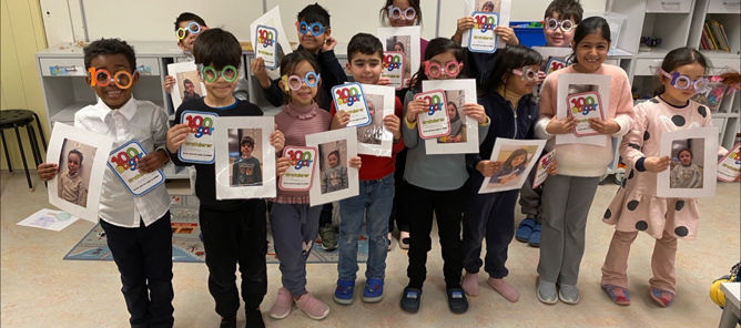 Foto: Tasneem Khaliq Elevene på 1. trinn på 100 dagers fest!