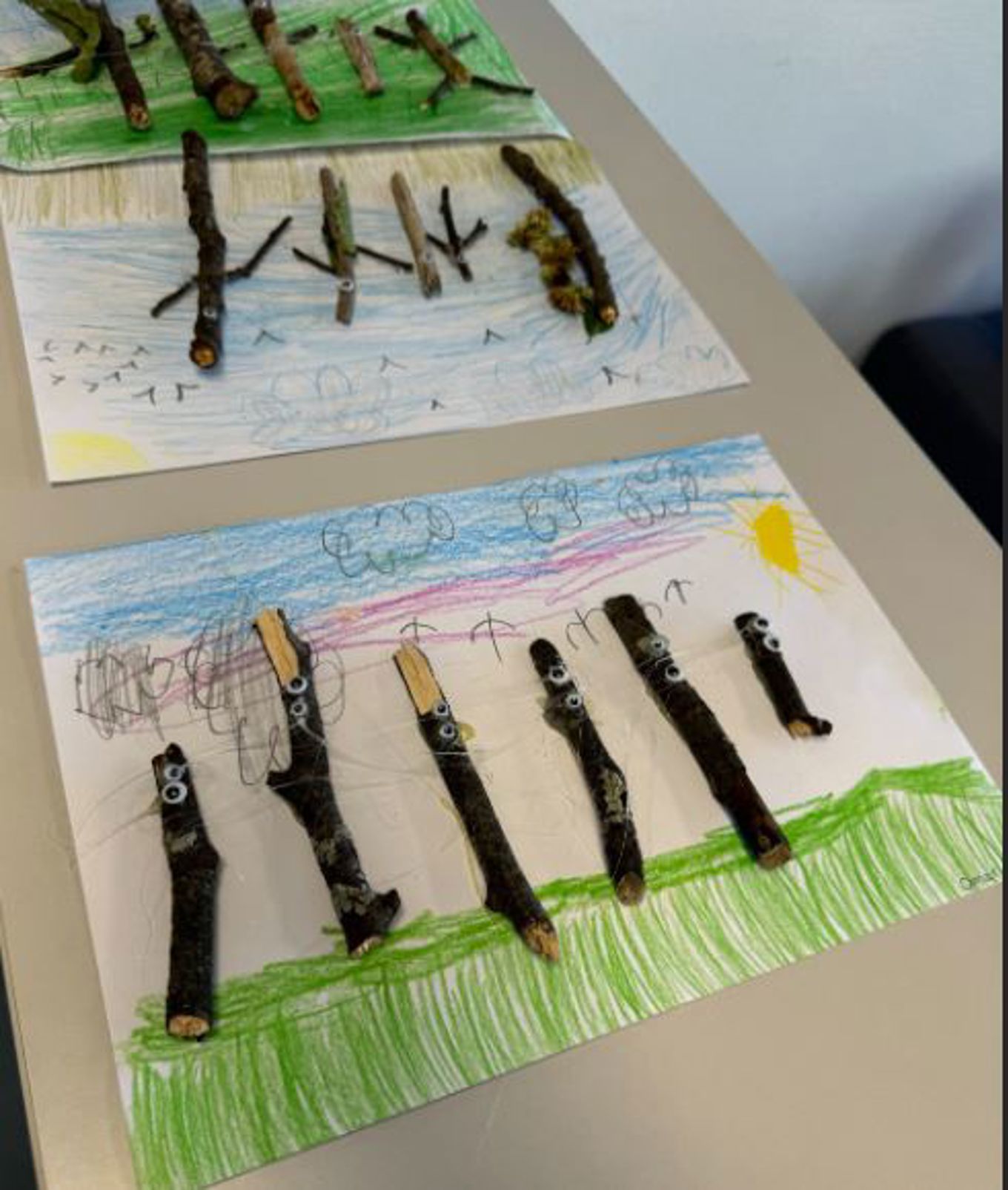 En tegning av en gruppe insekter